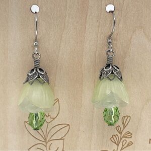 Delicate Pale Green Flower Drop Earrings - Possibly Lucite Fairy-core Lily